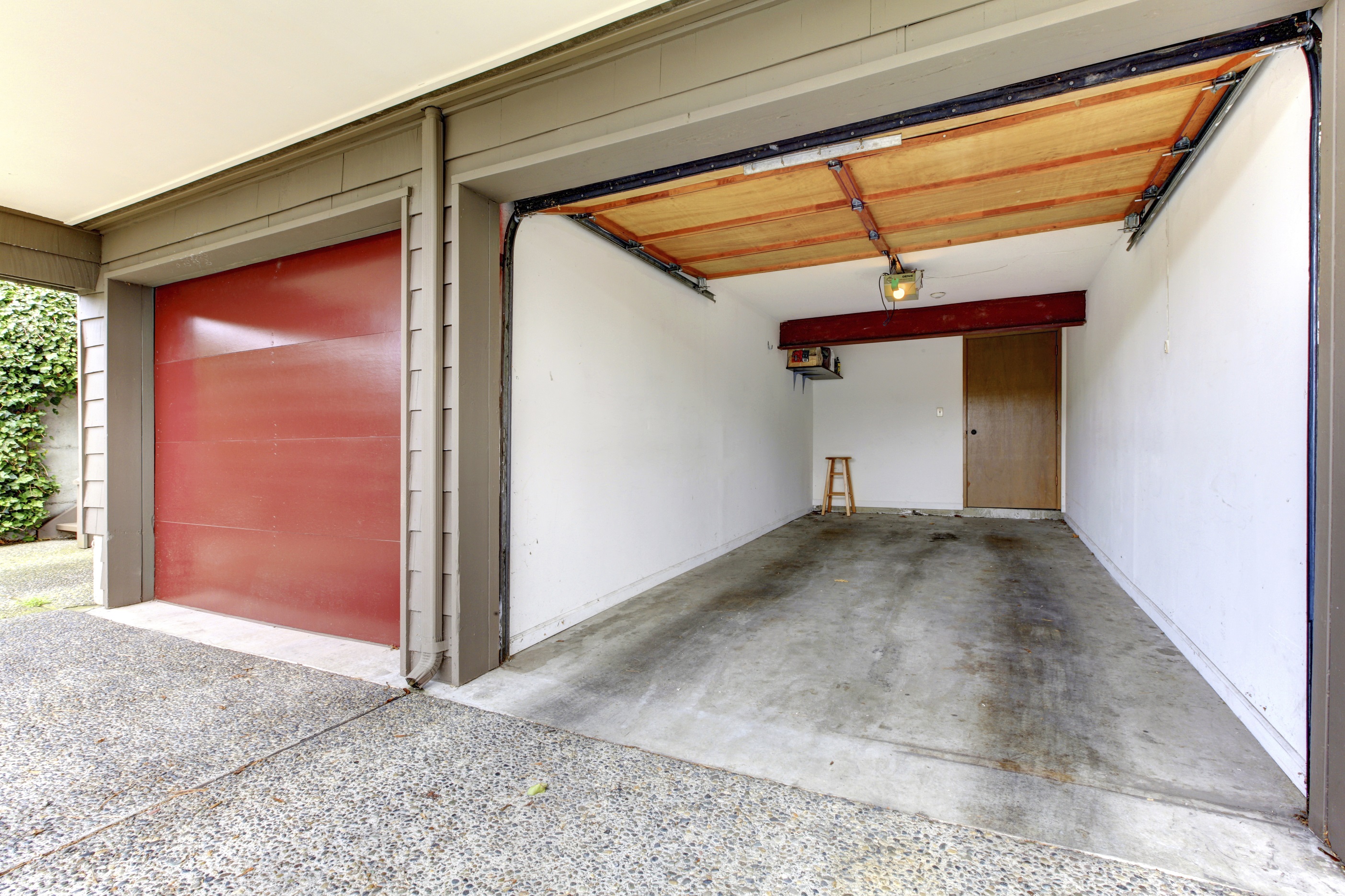 Реконструкция гаража. Отделка гаража. Отделка стен в гараже. Отделка гаража внутри. Красивая отделка гаража.